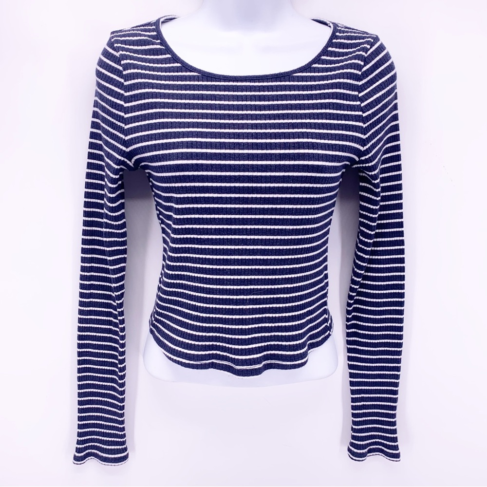 Wild Fable Navy Blue and White Striped Cropped Long Sleeve Shirt Size Small